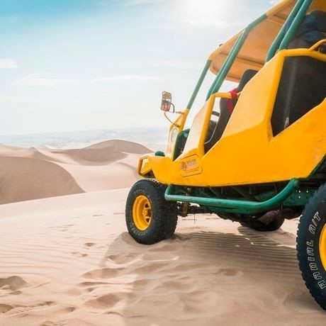 Paseo en Tubulares y Sandboarding en Huacachina